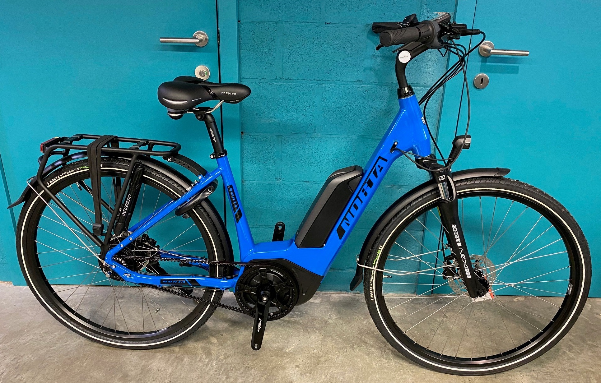 Norta B-2040 Lowstep Glans blauw - Davy's Bike Store