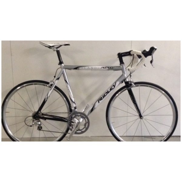 Bobike v zitje Mini+ Classic grs Grijs