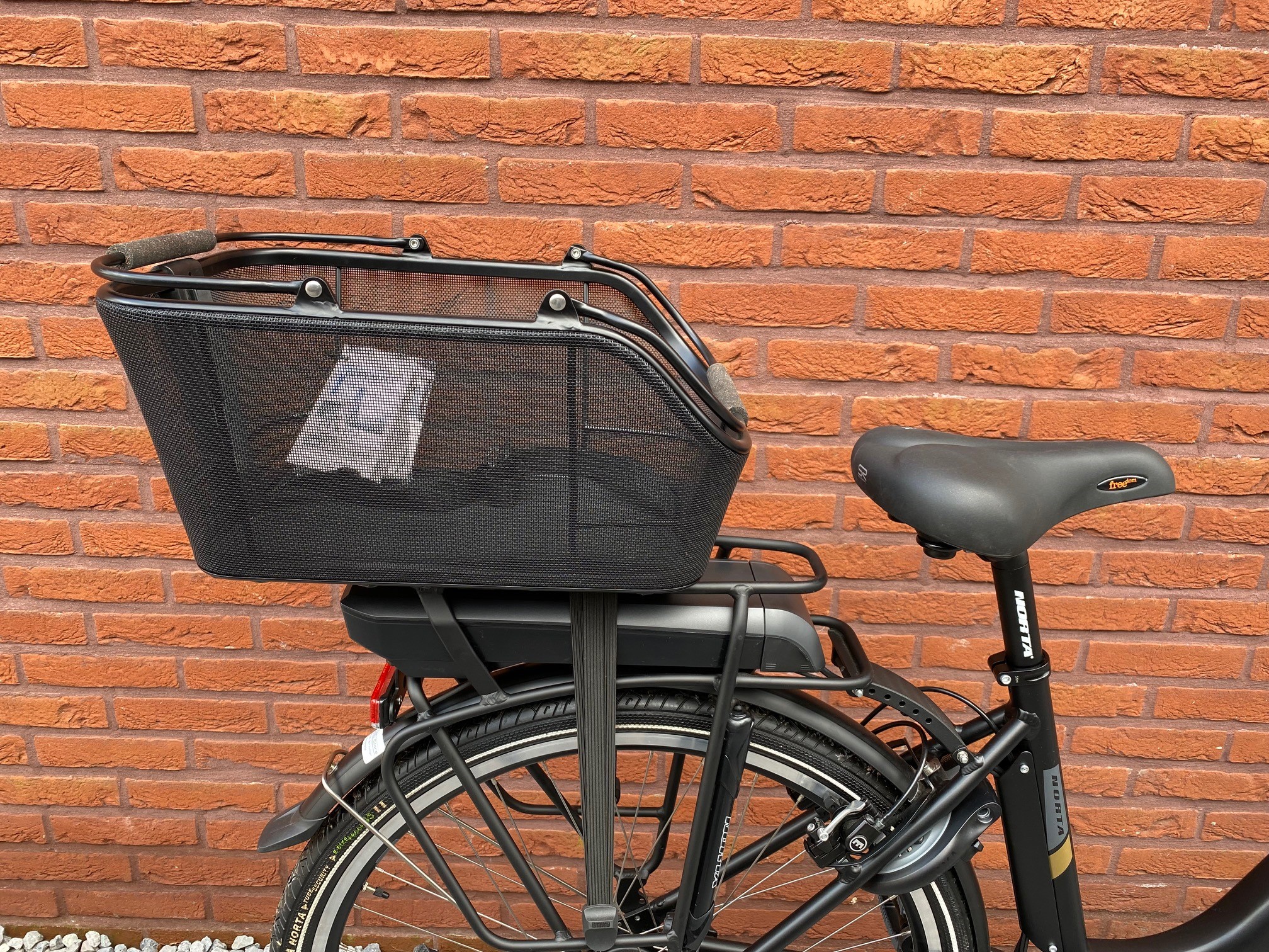 Zeeziekte Fraude Verscherpen Norta E-Summerserie Mat zwart/goud Lowstep - Davy's Bike Store